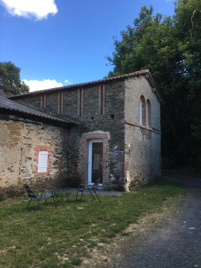 Cabanes Et Chambre A La Bernardiere Sevremoine Exterior foto